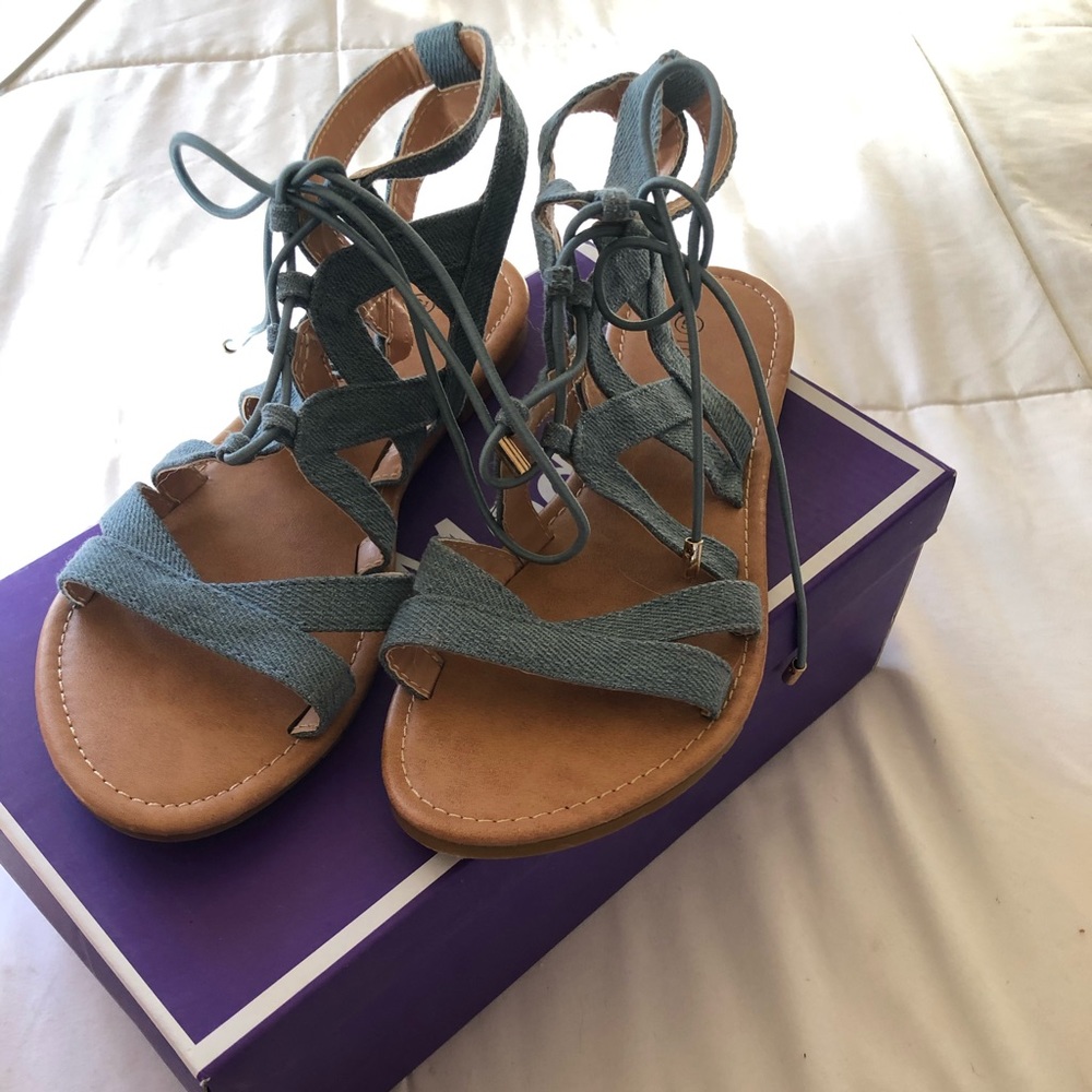 Sandals - Picture 3 of 3